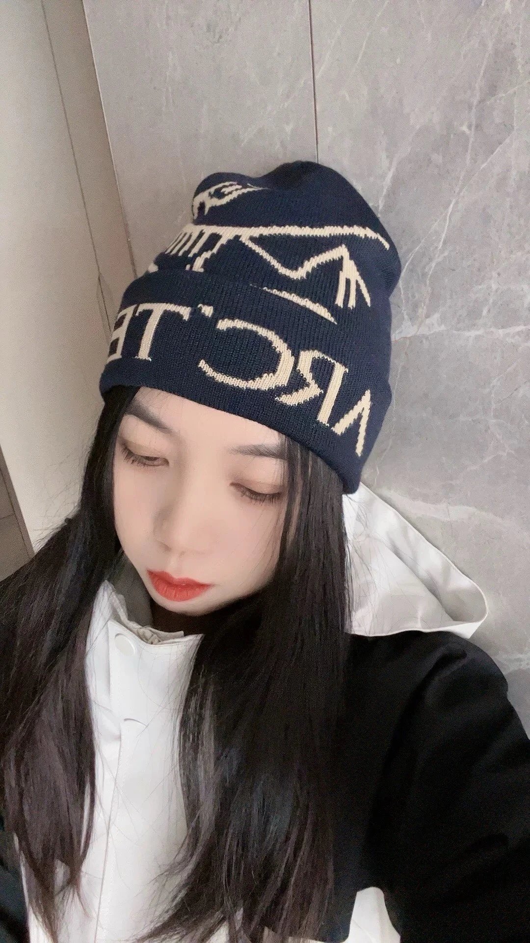 Supreme Logo Beanie foto 2