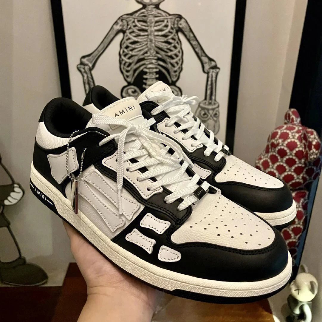 代购版本AMIRI骨头鞋2023秋季新款RUNWAY SKEL TOP低帮系带休闲运动鞋滑板鞋小白鞋熊猫鞋男女同款情侣款时尚潮流复古小众潮牌网红同款百搭显瘦显高超轻柔软舒适透气防滑 