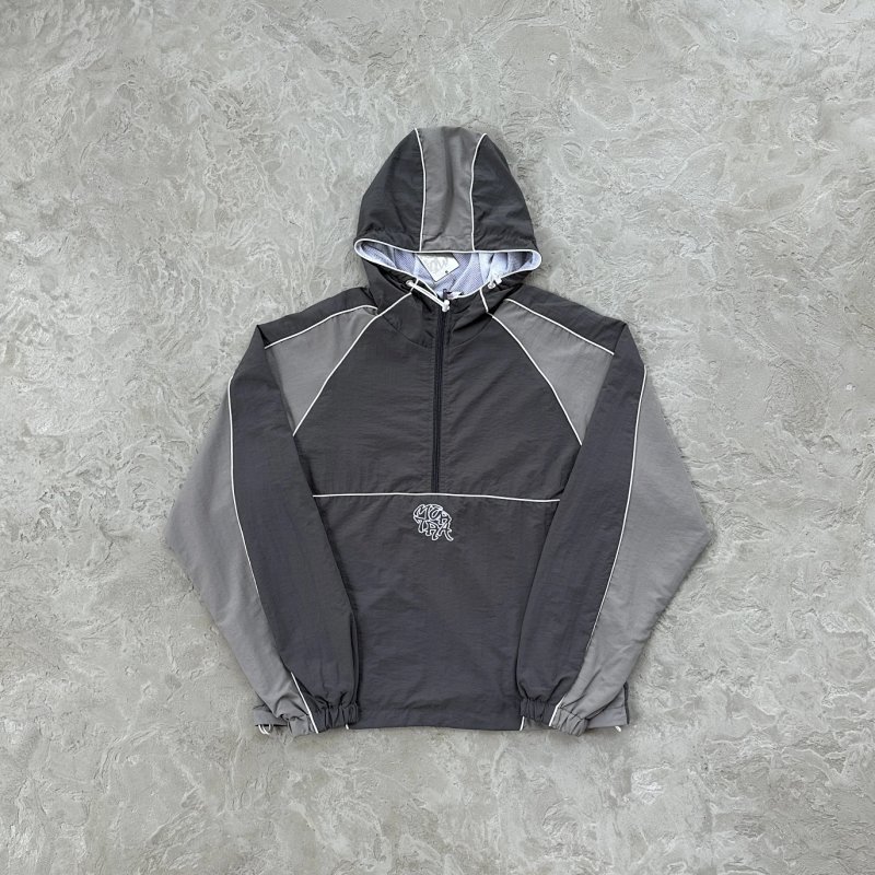 390¥ Mer Embroidered Woven Suit