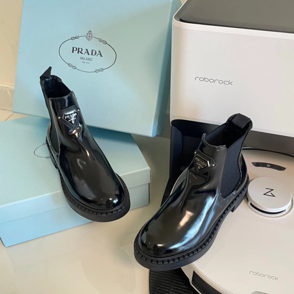 Prada Boots · 3