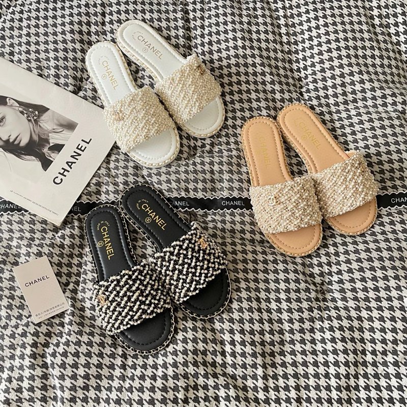 Chanel slides