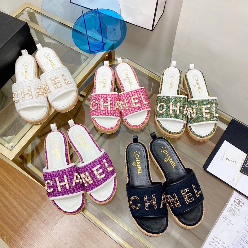 Chanel slides