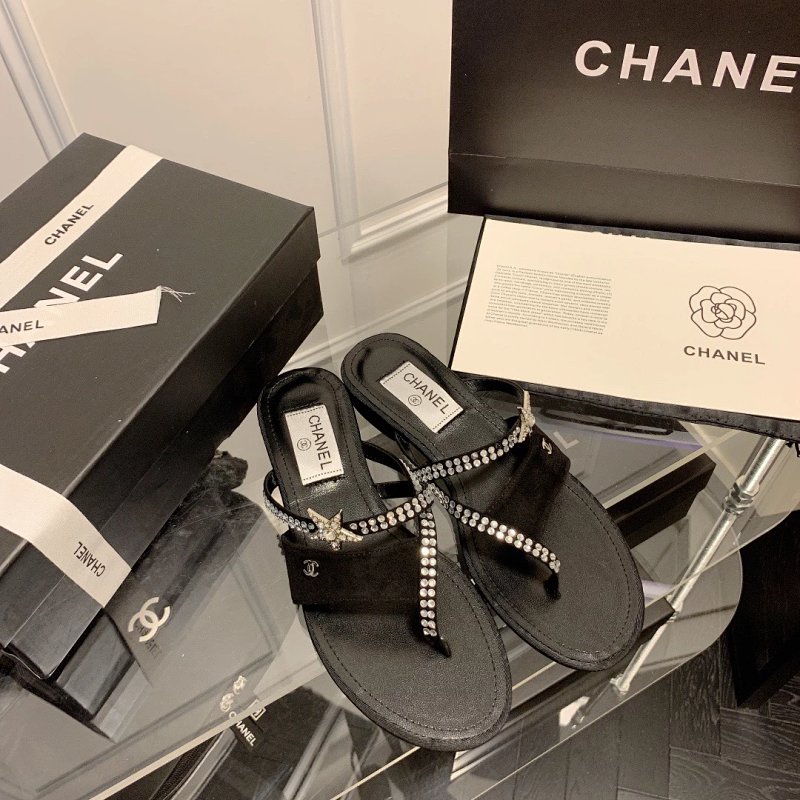 Chanel slides
