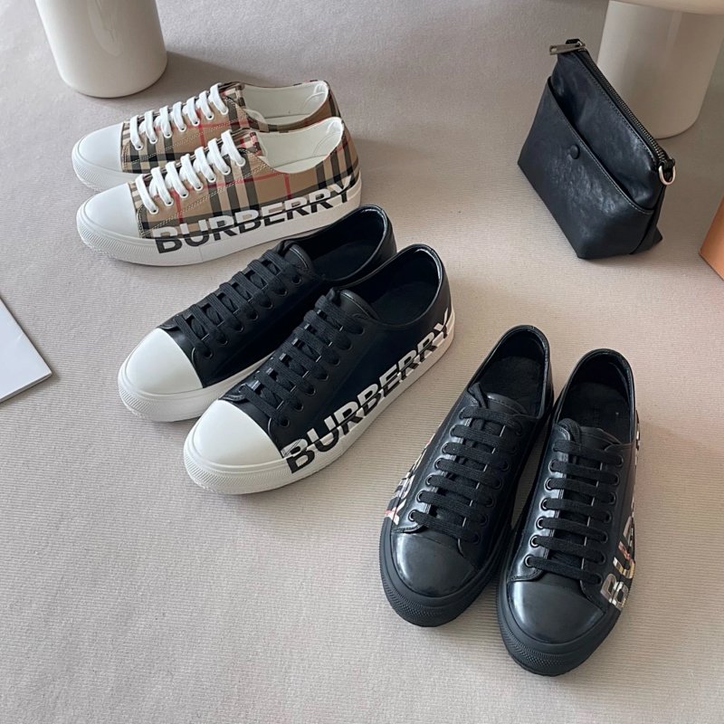 Burberry Burberr B Logo