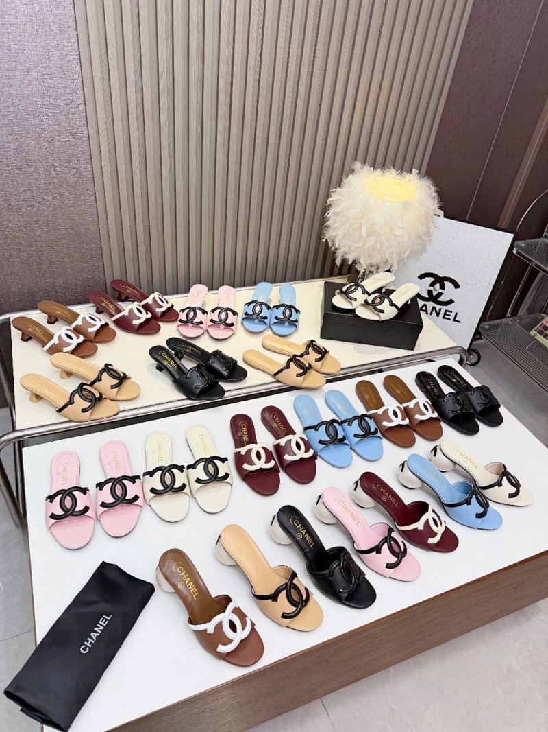 Chanel slides