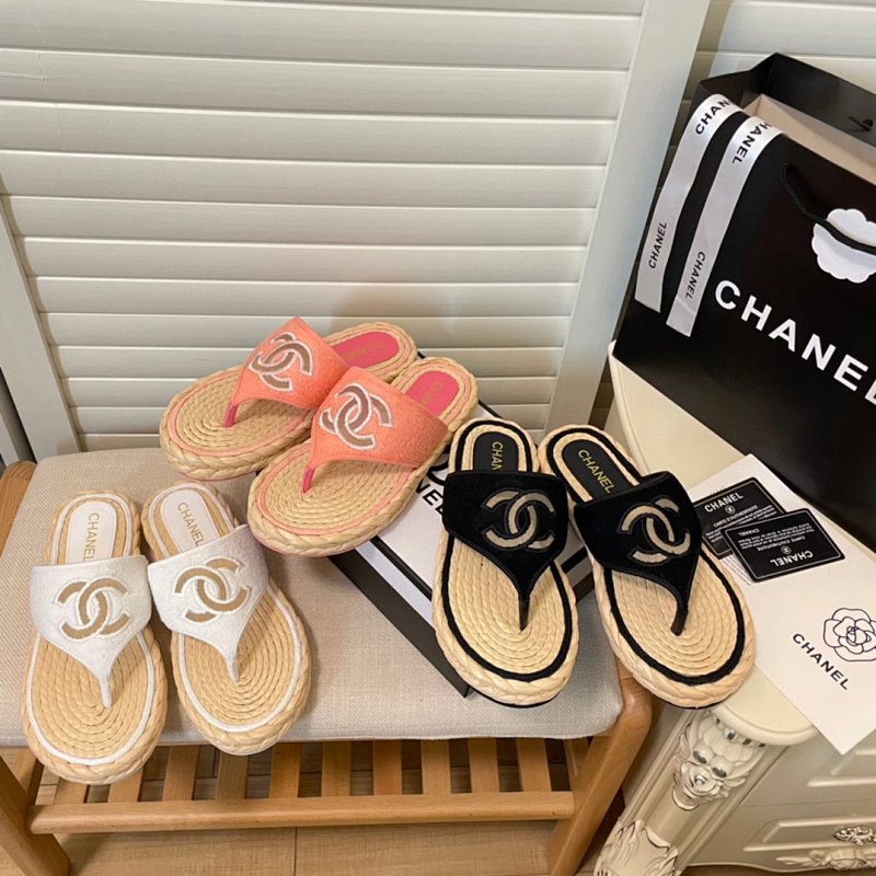 Chanel slides