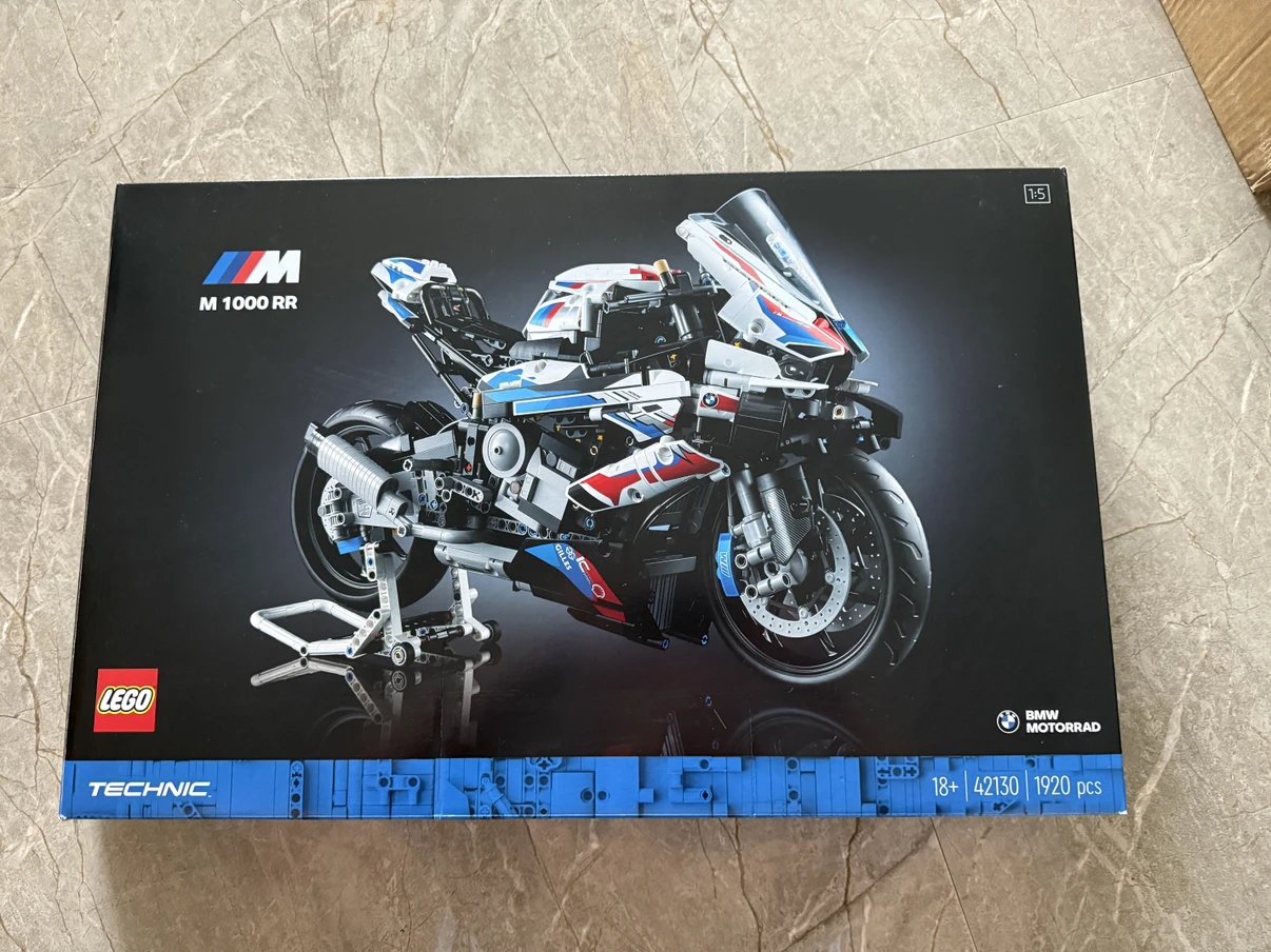 LEGO 42130 Technic BMW M 1000 RR Motorcycle