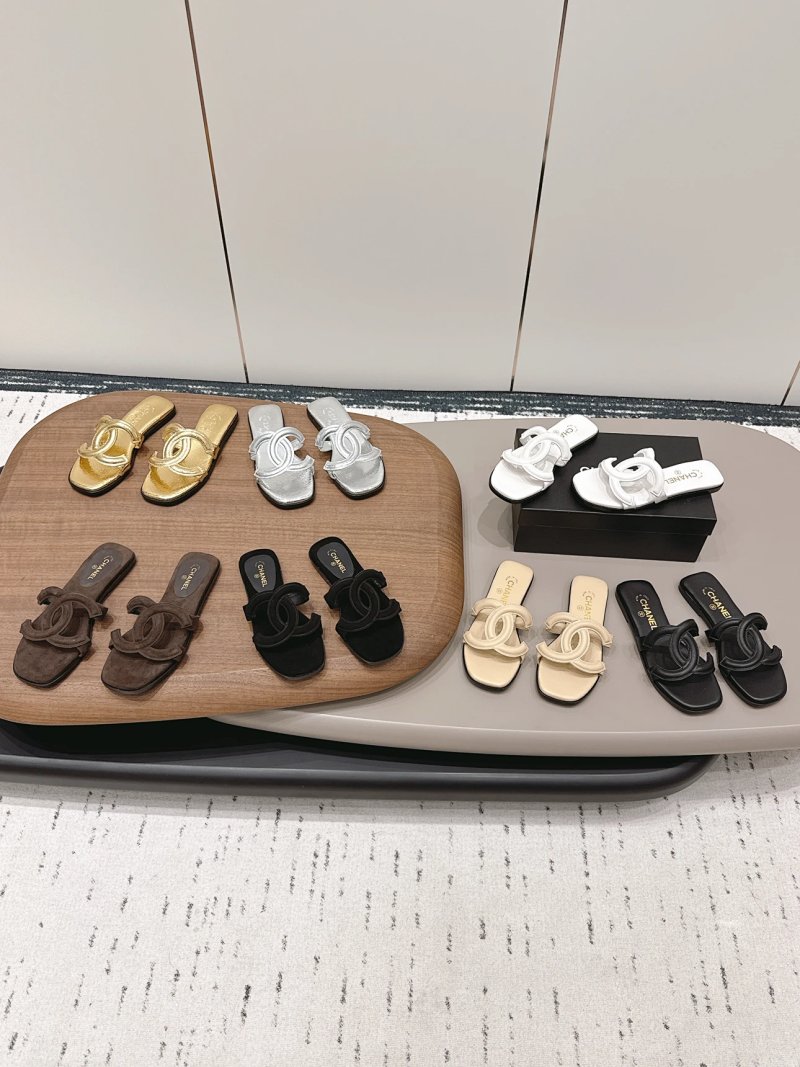 Chanel slides