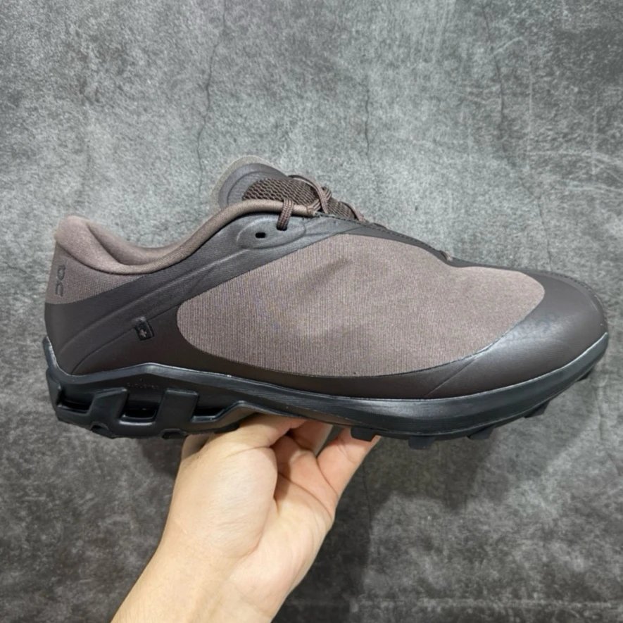 On Sneakers Cloudventure Peak — Brown