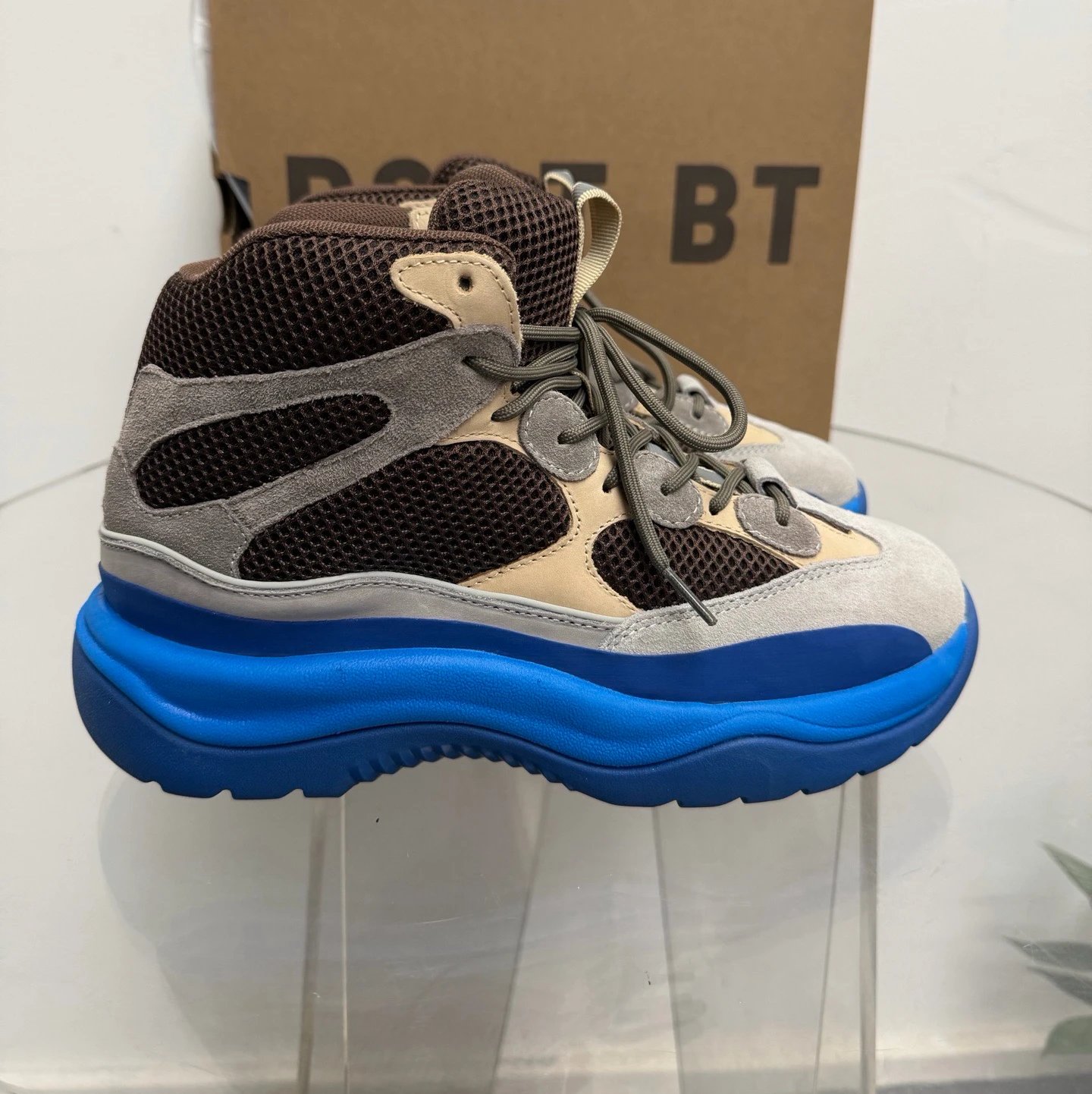 Blue brown