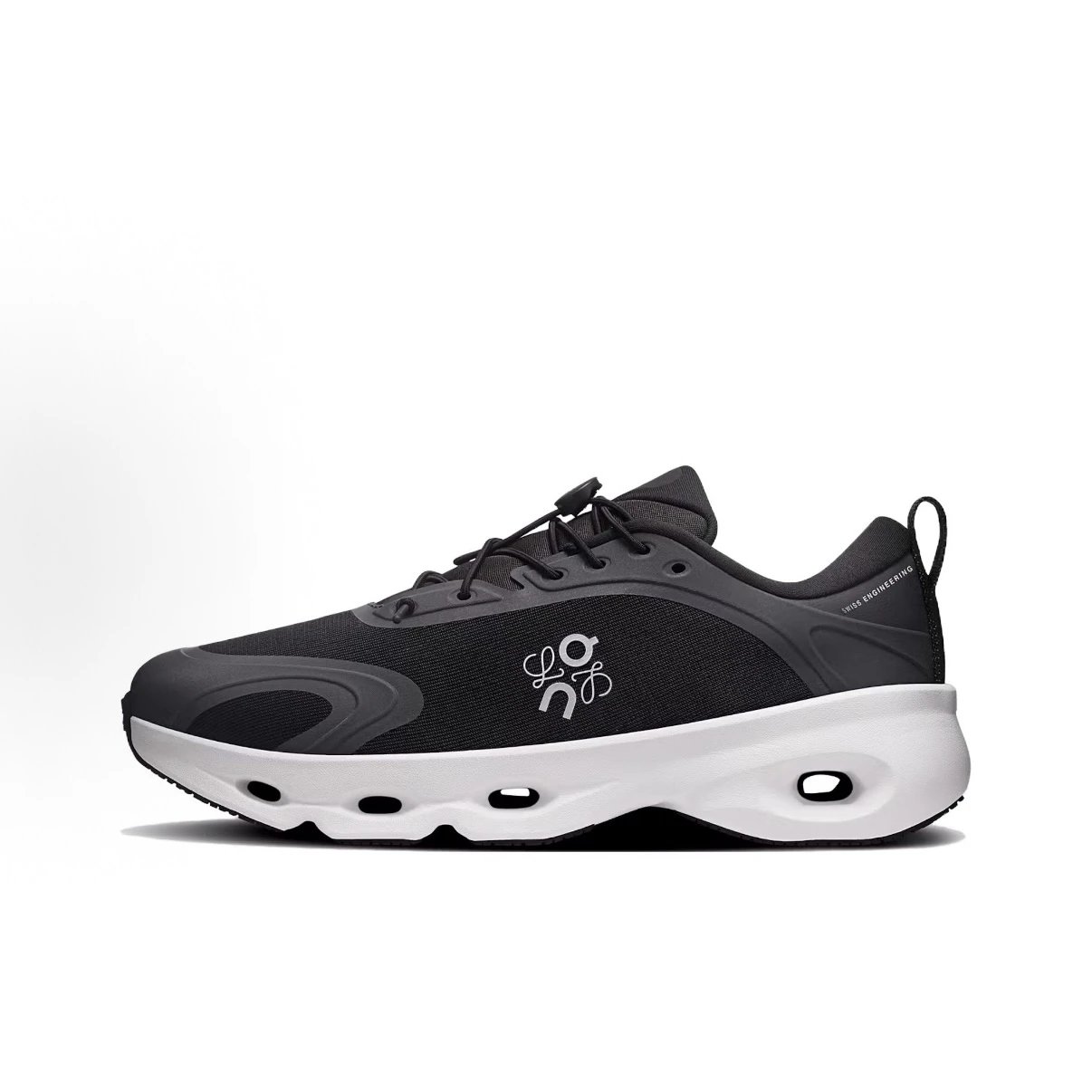 On Sneakers Cloudsolo — Black and white