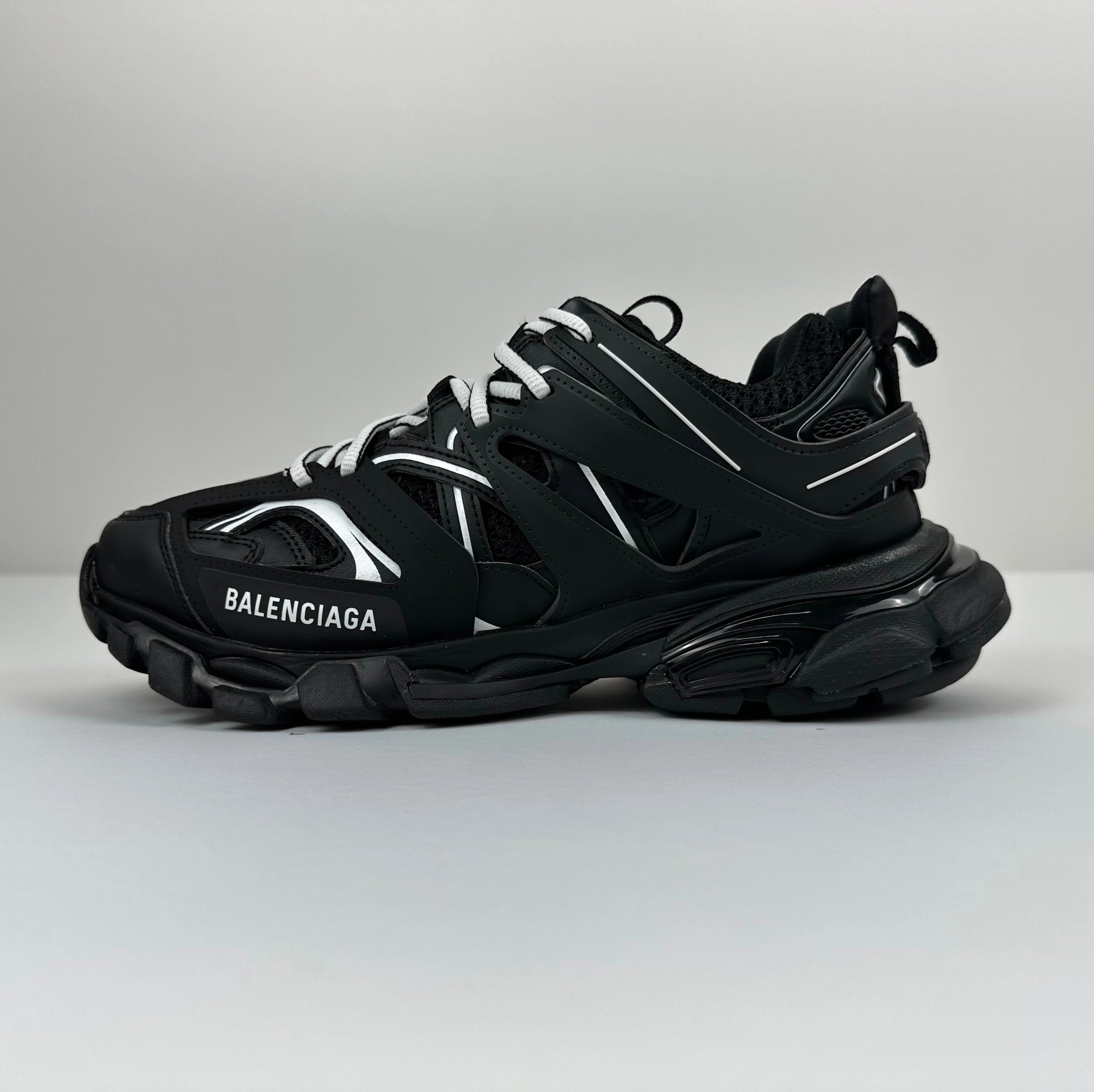 Balenciaga Sneakers Track 3.0 — Black and white
