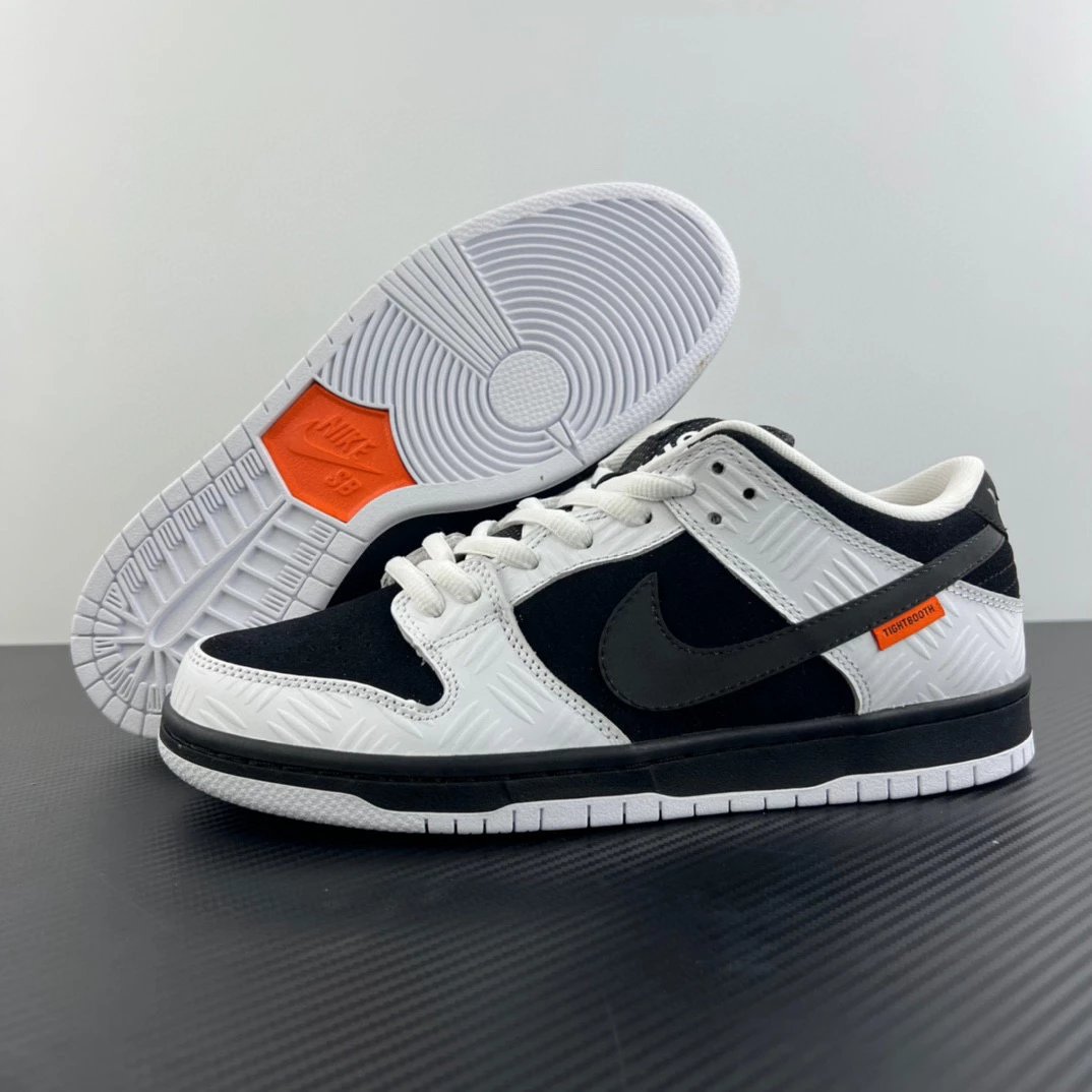 Nike Sneakers Dunk Low — TGHTBOOTH x Dunk SB Black and white