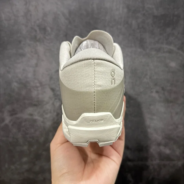 On Sneakers Cloudventure Peak product detail image 13