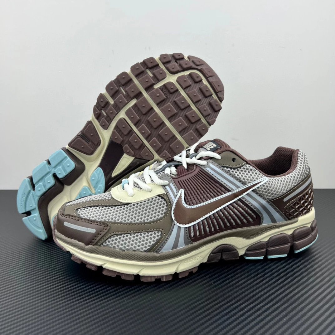 Nike Sneakers Air Zoom Vomero 5 — FD9920-022 Brown