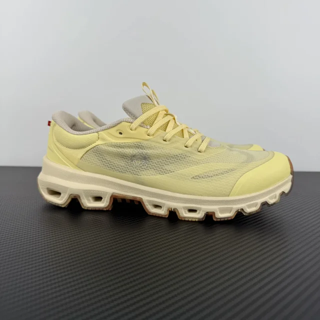 On Sneakers Cloudventure 2 product detail image 1