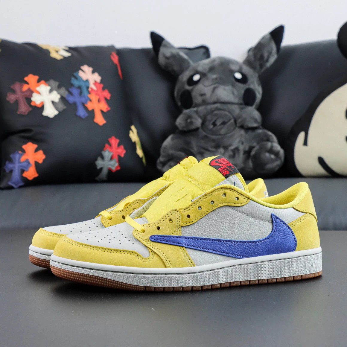 Ts x Aj1 white yellow inverted hook