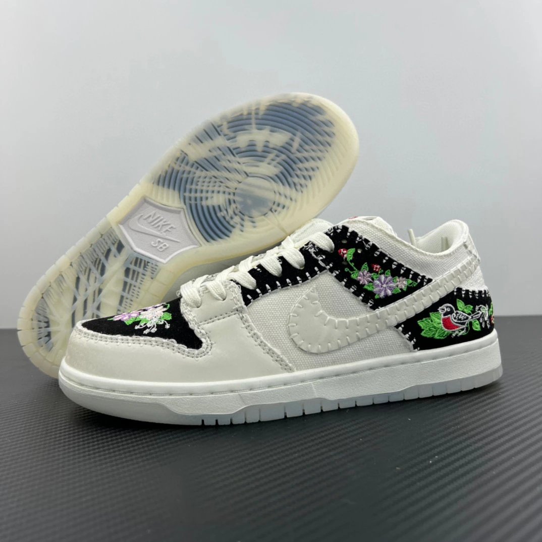 Nike Sneakers Dunk Low — FD 6951-300 white and black flowers