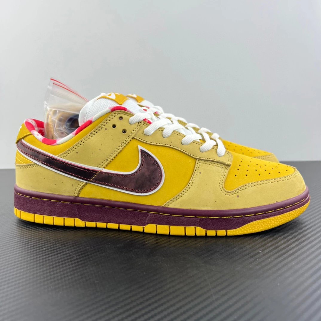 Nike Sneakers Dunk Low — Yellow Lobster