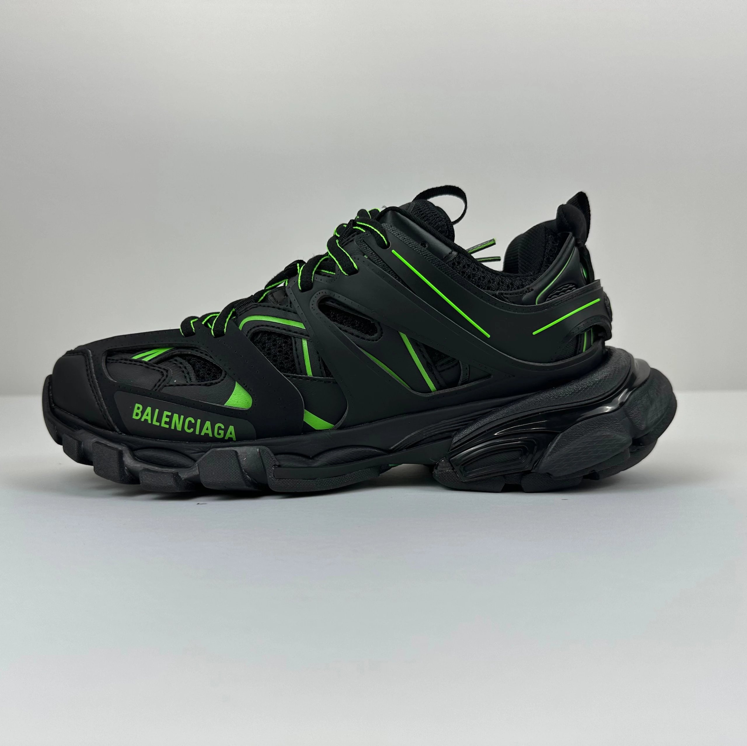 Balenciaga Sneakers Track 3.0 — Black and green