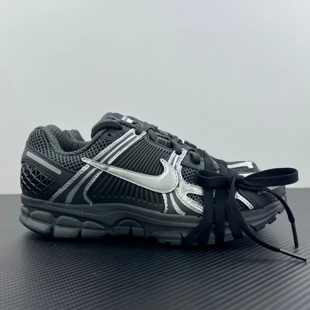 Nike Sneakers Zoom Vomero 5 — BV 1358-002 deconstructed black