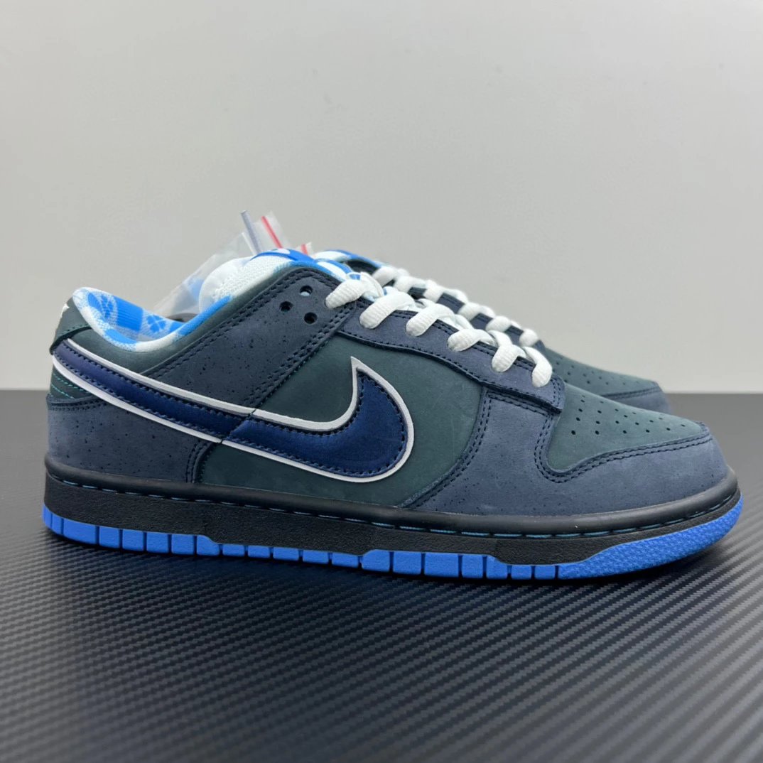 Nike Sneakers Dunk Low — Blue lobster
