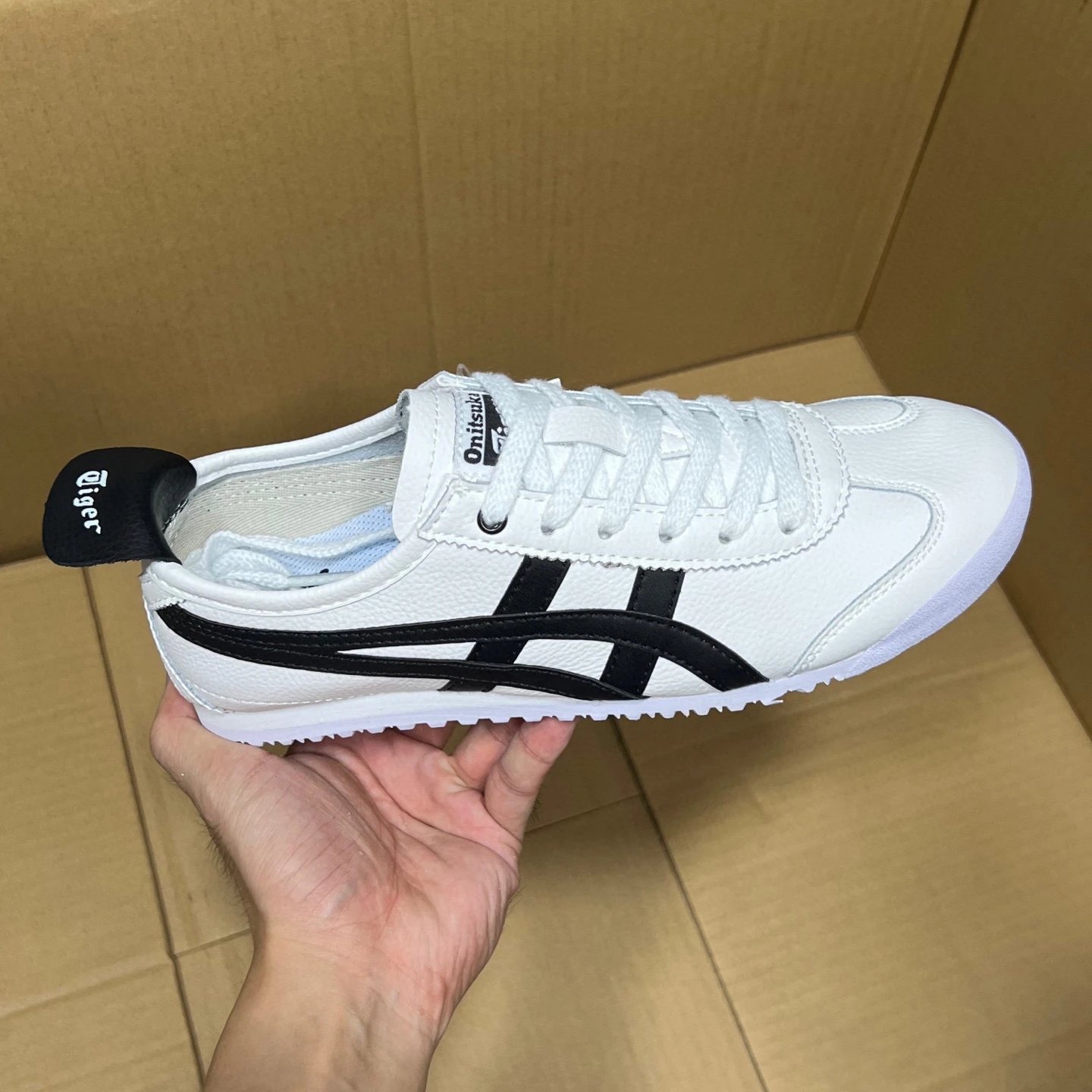 Onitsuka Tiger Sneakers Mexico 66 low-top — 1183C234-100 White and Black