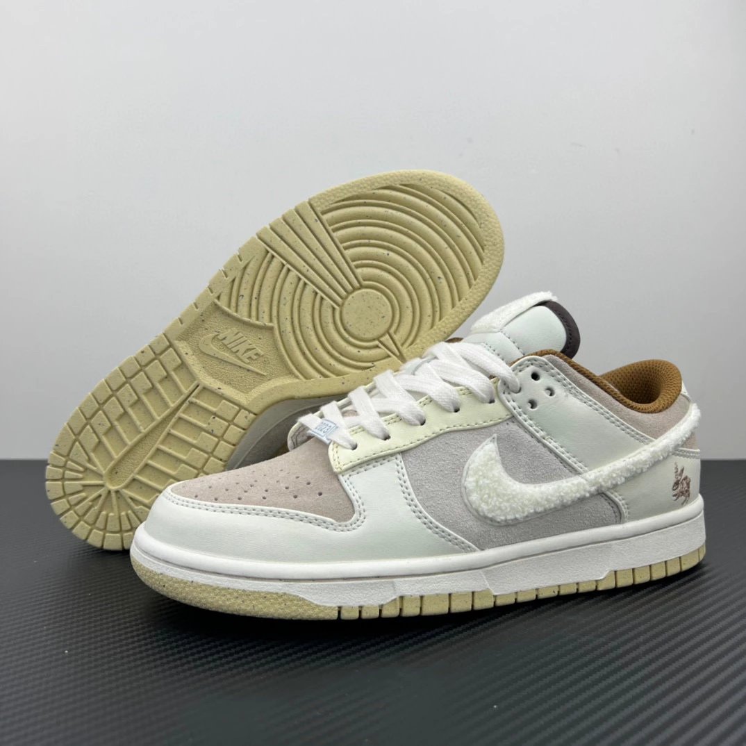 Nike Sneakers Dunk Low — Dunk Year of the Rabbit Guangzhou Rice White Brown