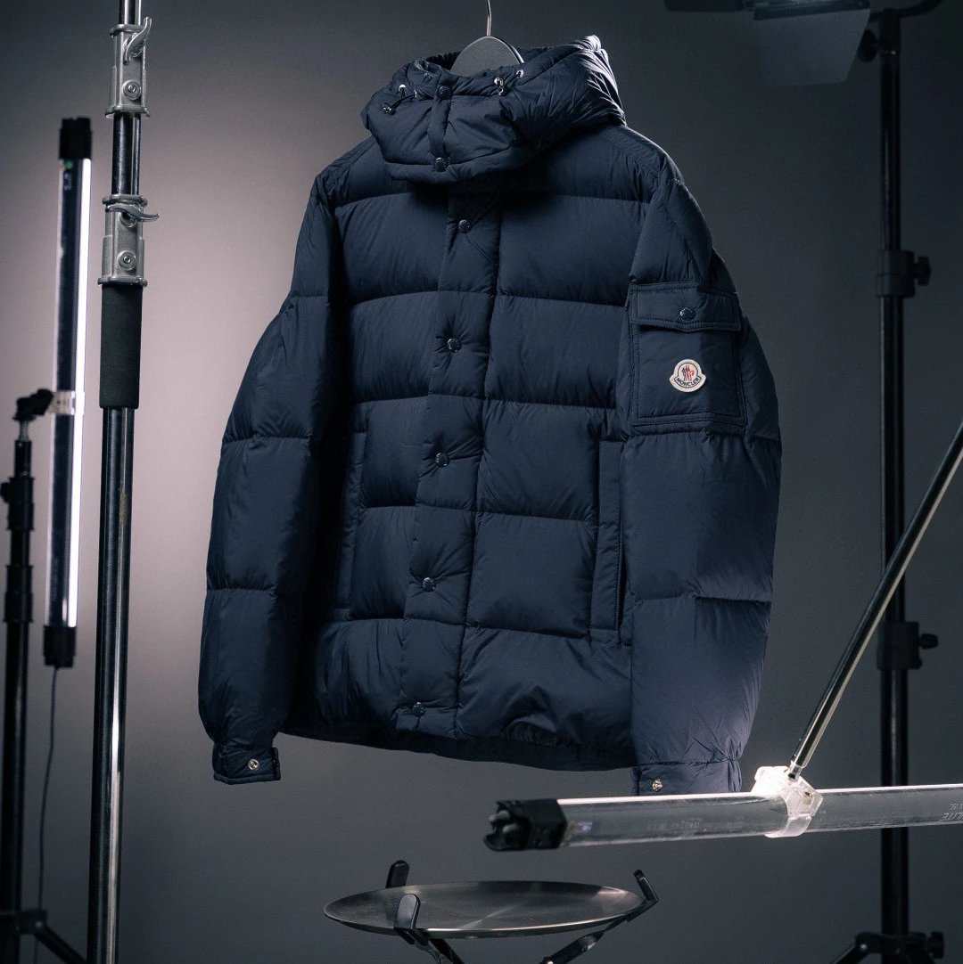 Moncler Down Jackets Hooded quilted jacket with sleeve flap pocket — Black