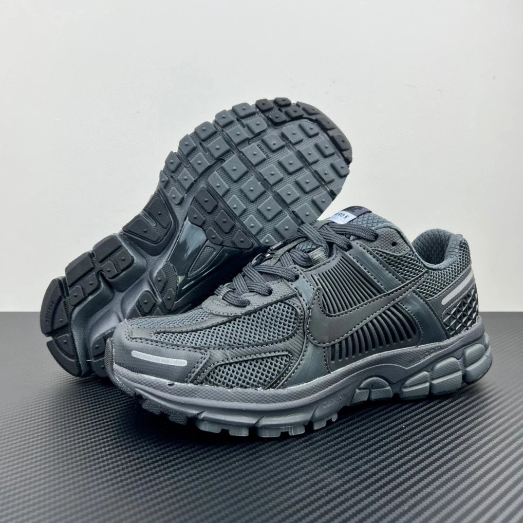 Nike Sneakers Air Zoom Vomero 5 — BV1358-002 Black