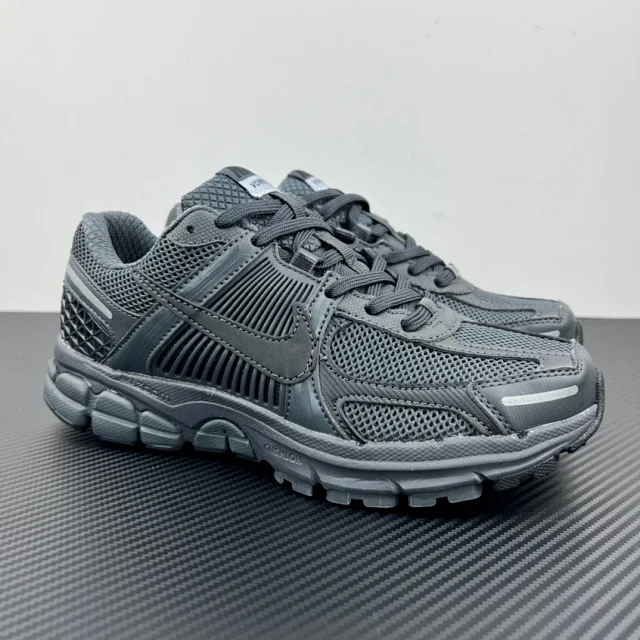 Nike Sneakers Air Zoom Vomero 5 product detail image 1