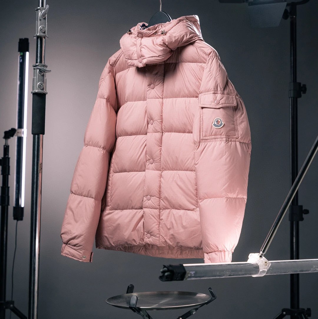 Moncler Down Jackets Hooded quilted jacket with sleeve flap pocket — Pink