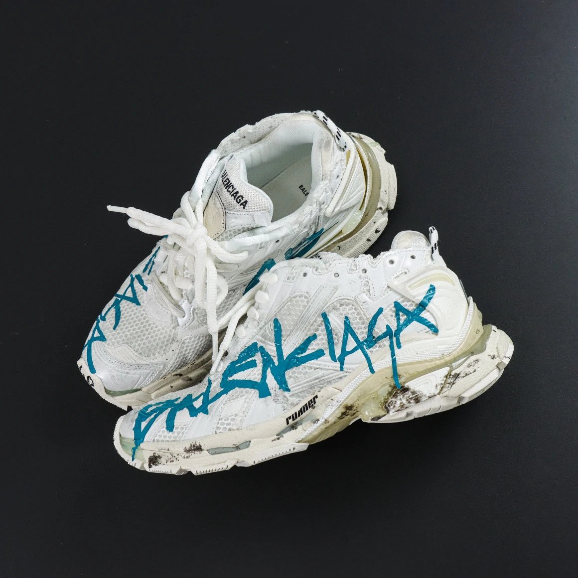 Runner 7.0 White and Blue Graffiti