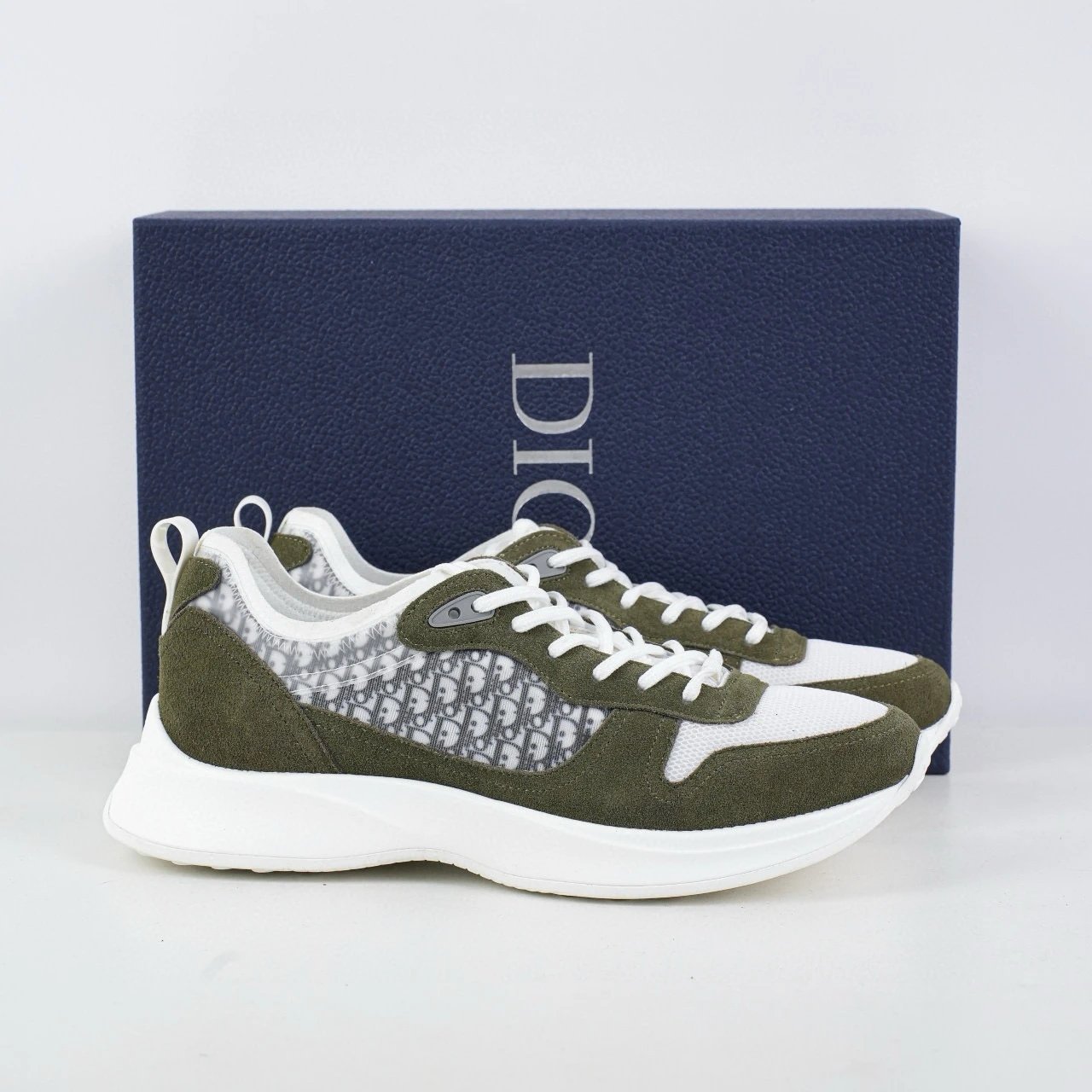 Dior Sneakers B25 — turquoise green