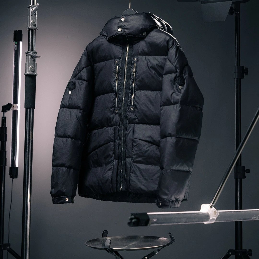 Moncler Down Jackets Hooded puffer with dual chest zips — Black
