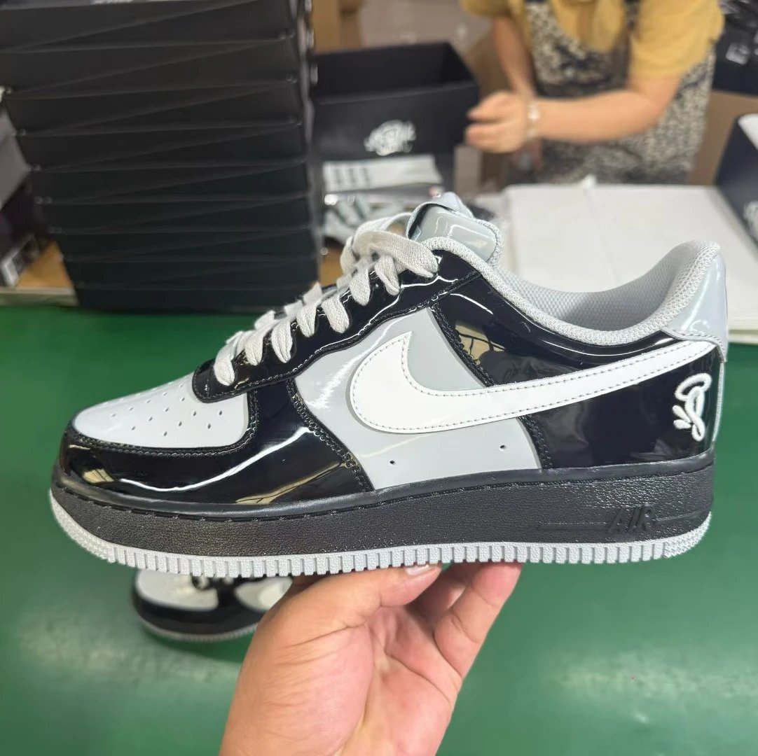 IO9974-010 Gray White