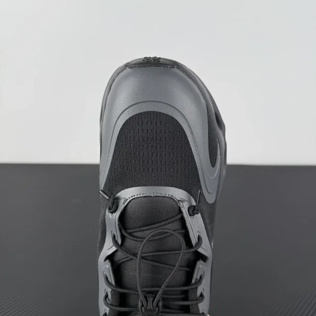 On Sneakers Cloudsolo product detail image 7