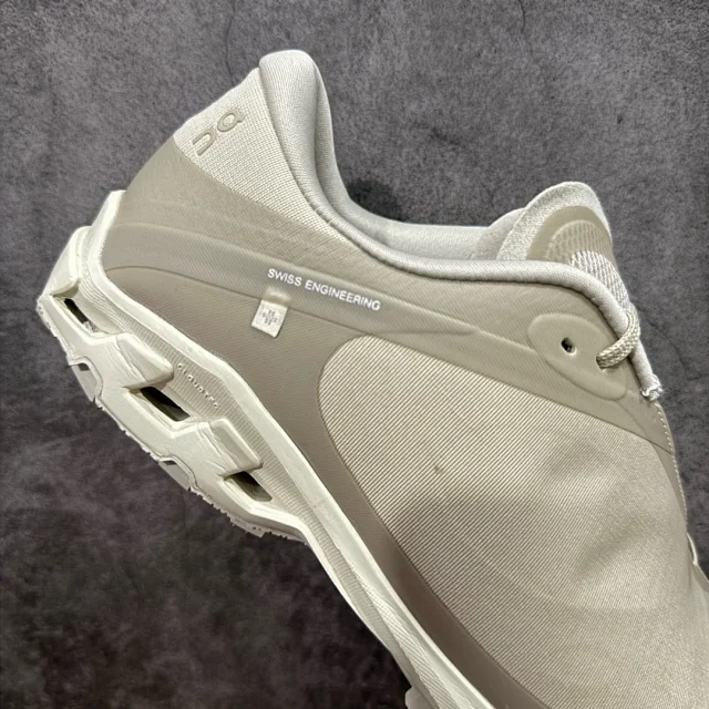 On Sneakers Cloudventure Peak product detail image 16