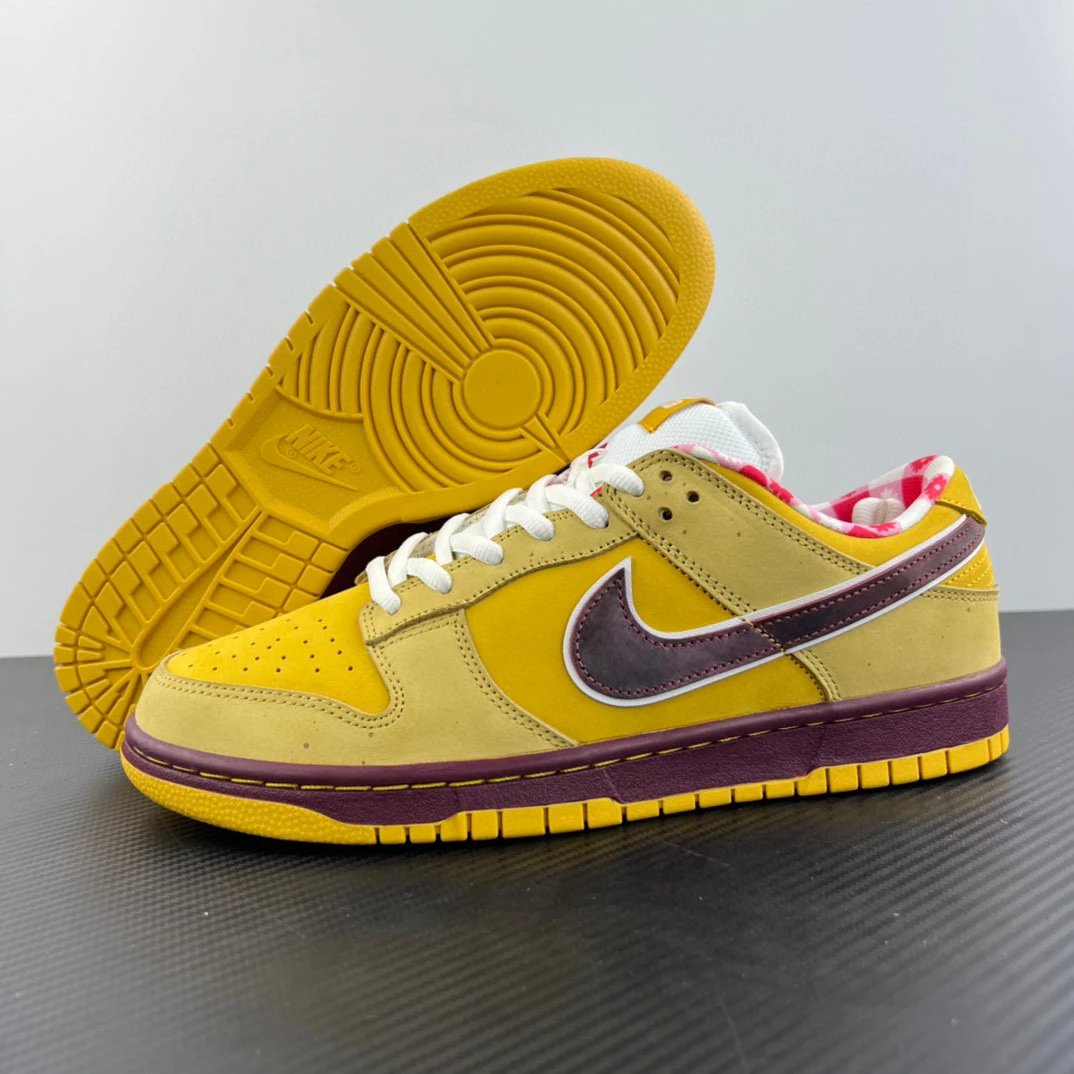 Nike Sneakers Dunk Low — Yellow Lobster
