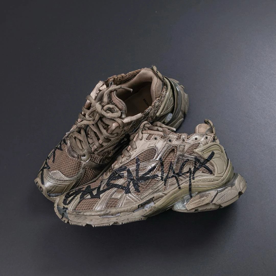 Runner 7.0 Brown Graffiti
