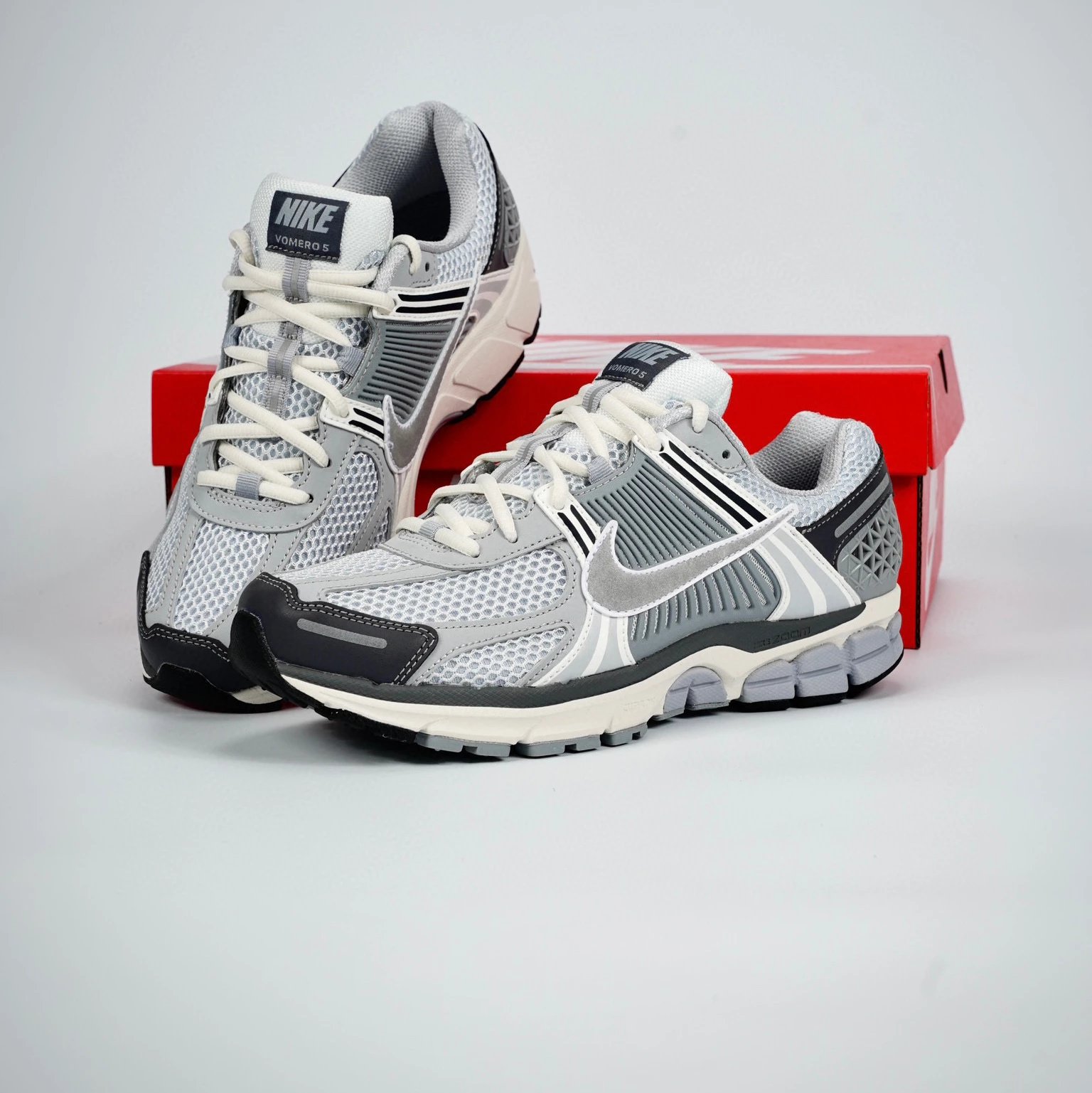Nike Sneakers Zoom Vomero 5 — FD 9920-001 Milk gray