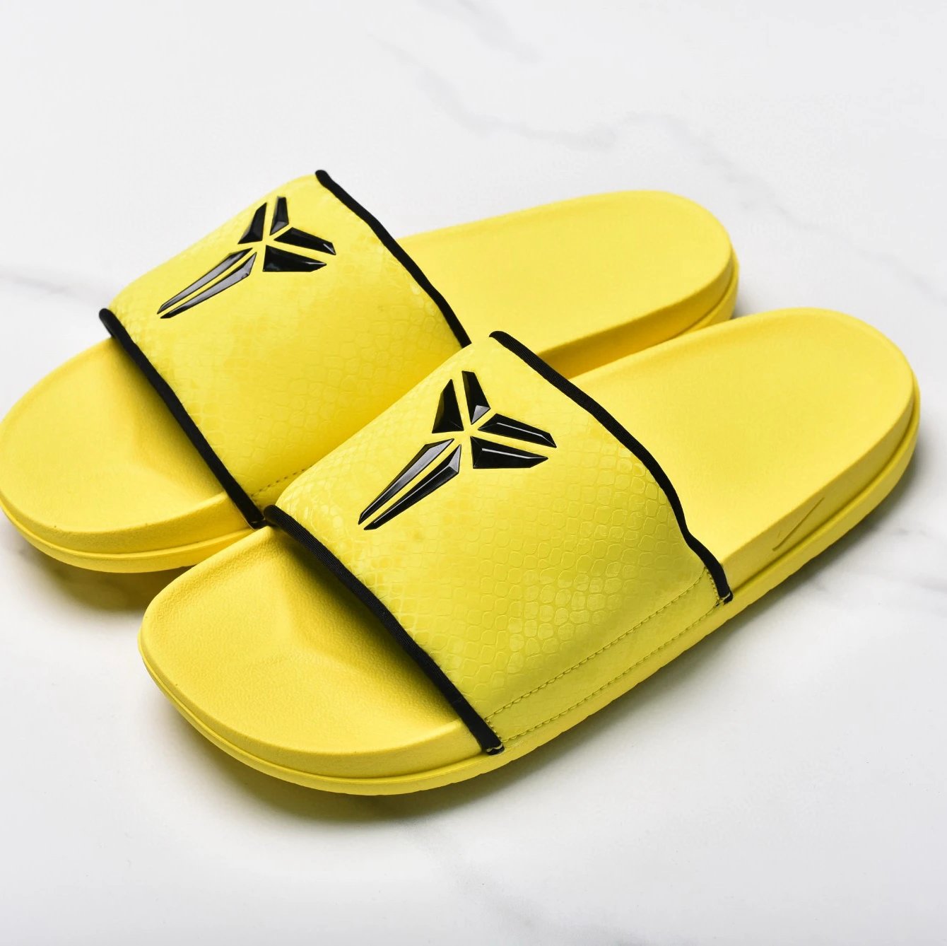 Nike Sandals Kobe Offcourt Slides — IF2870-700 Yellow