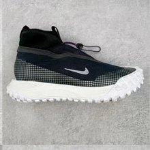 Nike Sneakers ACG Mountain Fly 2 — Black and white sock set