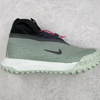 Nike Sneakers ACG Mountain Fly 2 — black and green socks