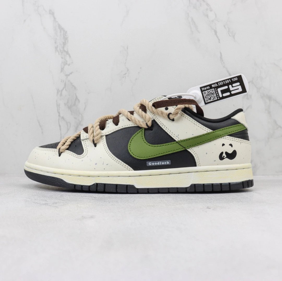 Nike Sneakers Dunk Low — Black Green Panda Prank