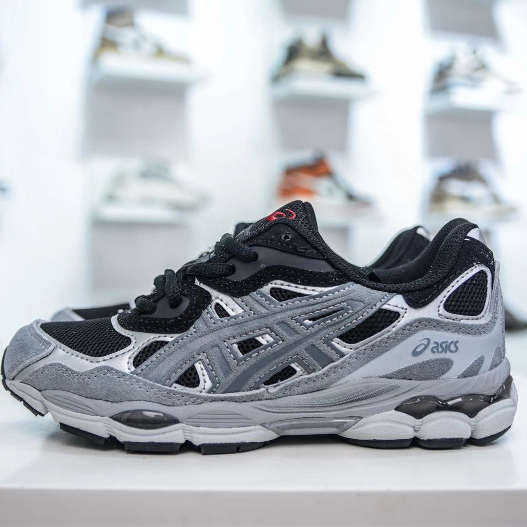 ASICS Sneakers GEL-NYC — Black and gray