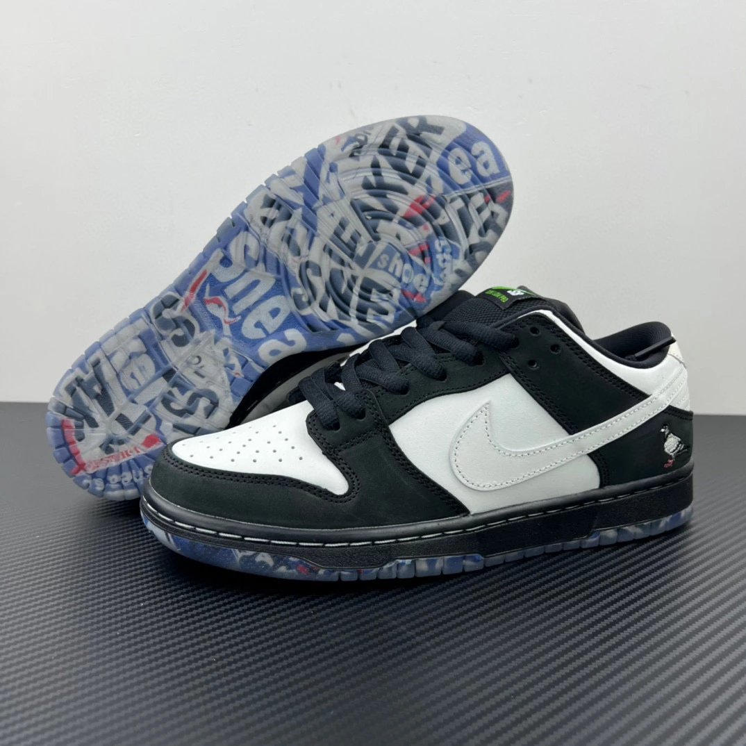 Nike Sneakers Dunk Low — Dunk Black Pigeon