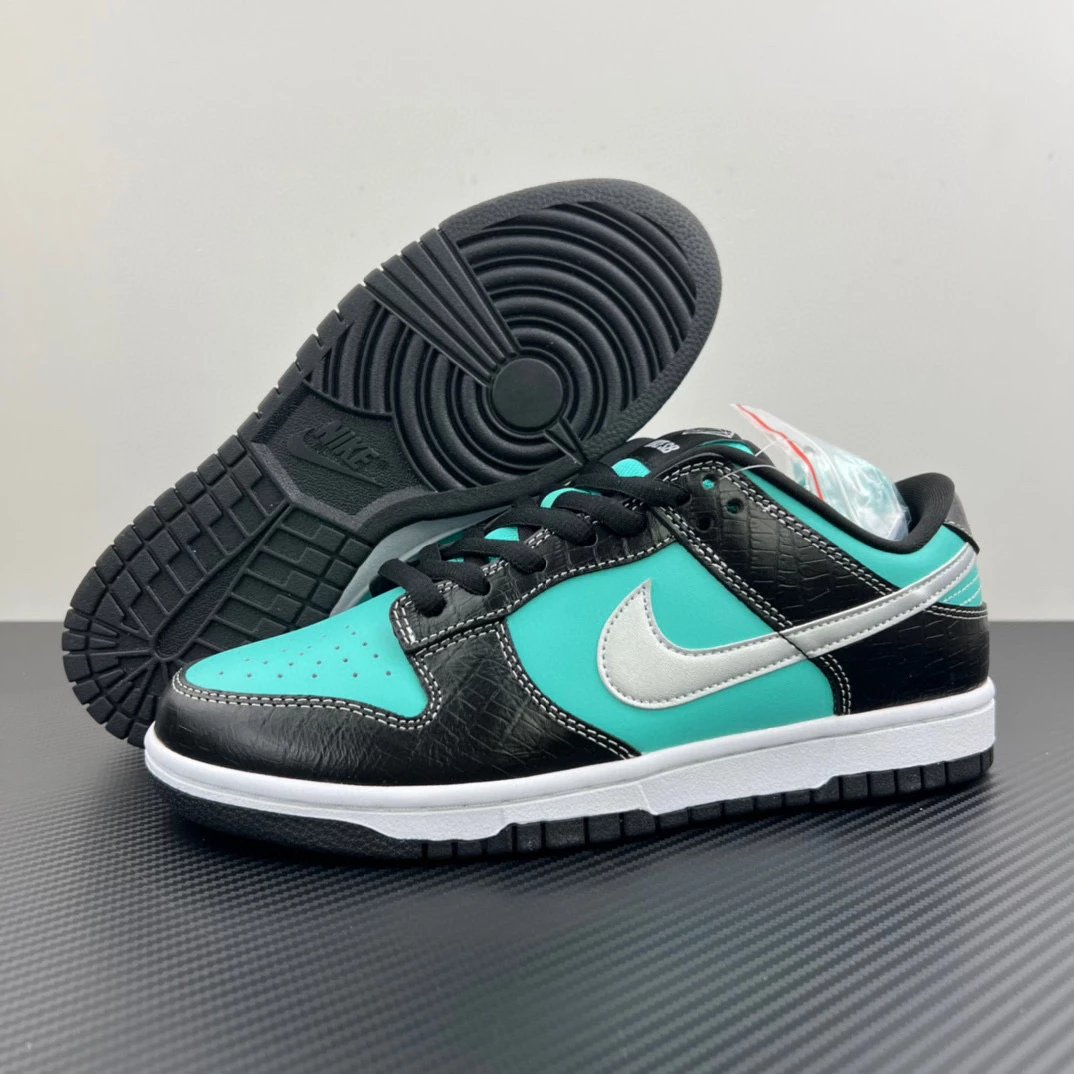 Nike Sneakers SB Dunk Low — Dunk Diamond