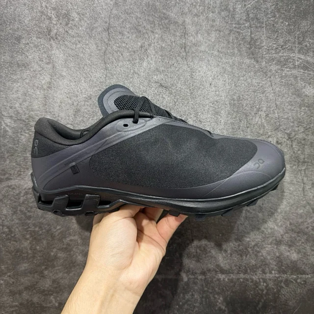 On Sneakers Cloudventure Peak product detail image 19