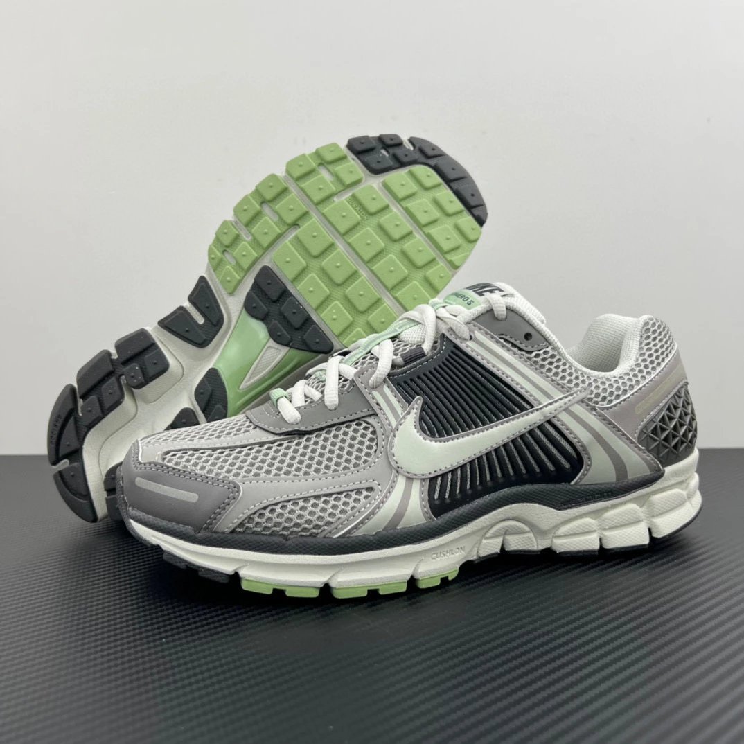 Nike Sneakers Air Zoom Vomero 5 — FB8825-001 Gray-Black